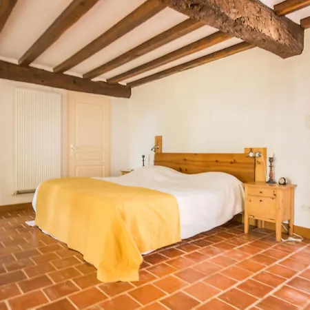 Le Grand Gapard 24 Pers Holiday home Issac